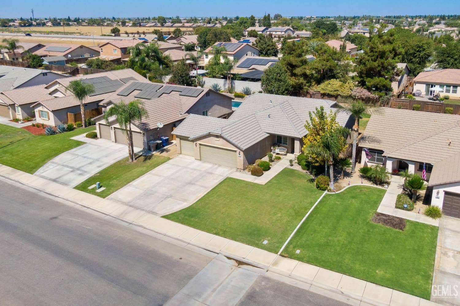 10806 Valverde Drive — photo 3