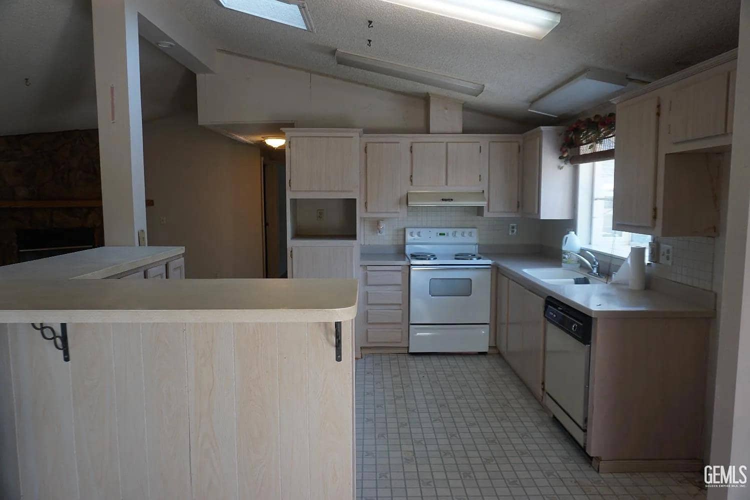 5909 Cliffwood Way — photo 4