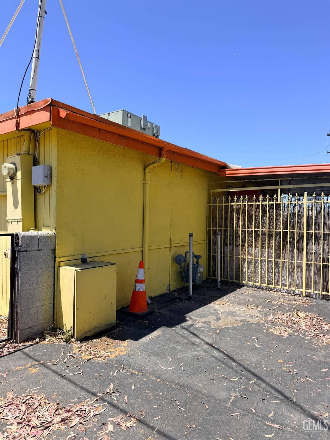 215 Niles Place — photo 4