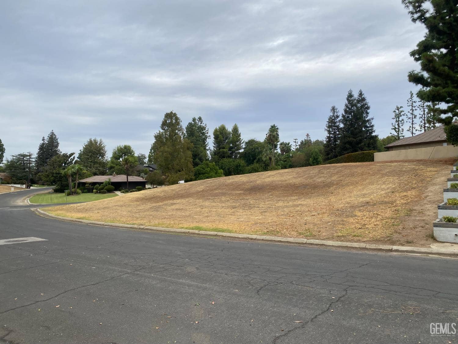 Claremont Dr — photo 5