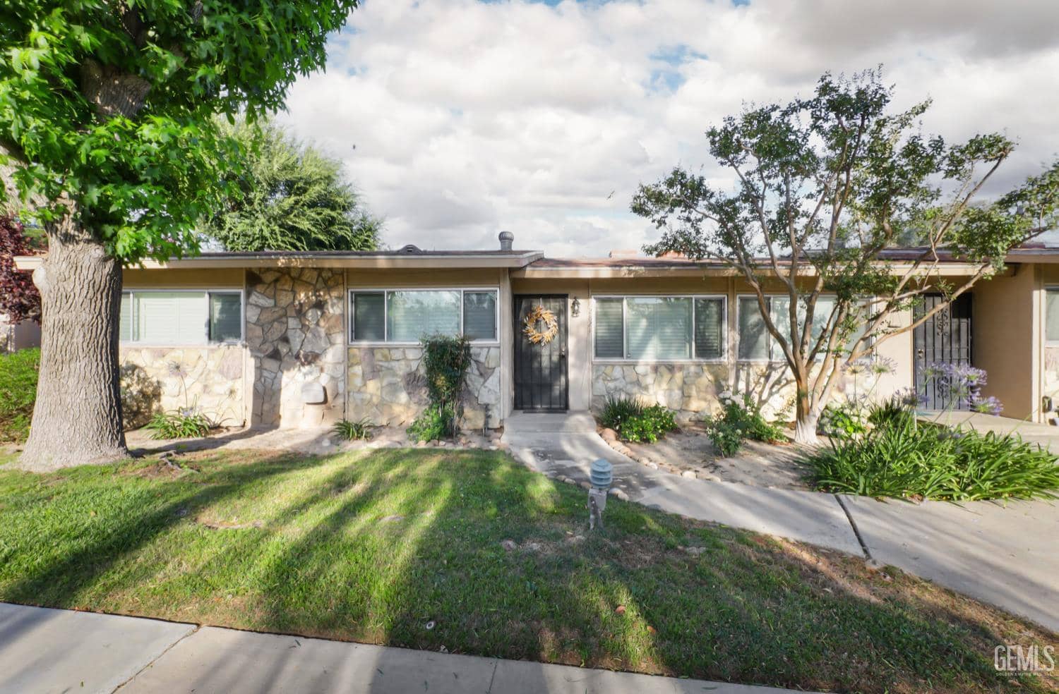 2821 Oswell Street — photo 3