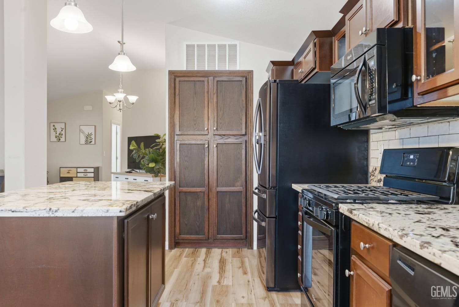 1225 Taft Highway — photo 3