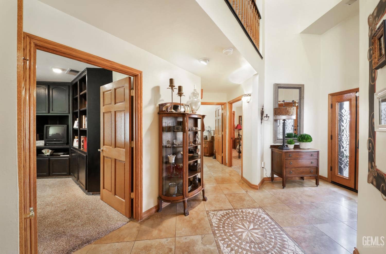 5805 Kings Canyon Drive — photo 6