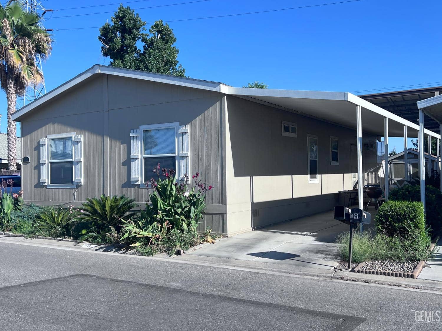 4401 Hughes Lane