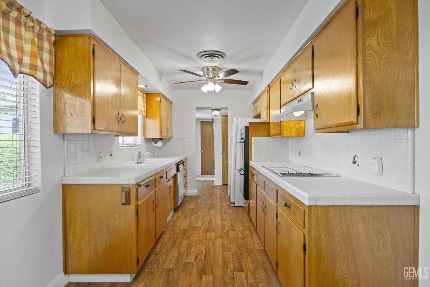 2807 Scott Place — photo 6