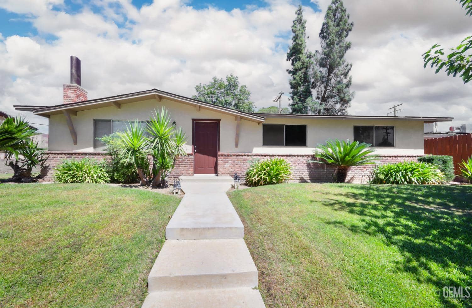 2707 Wenatchee Avenue — photo 3