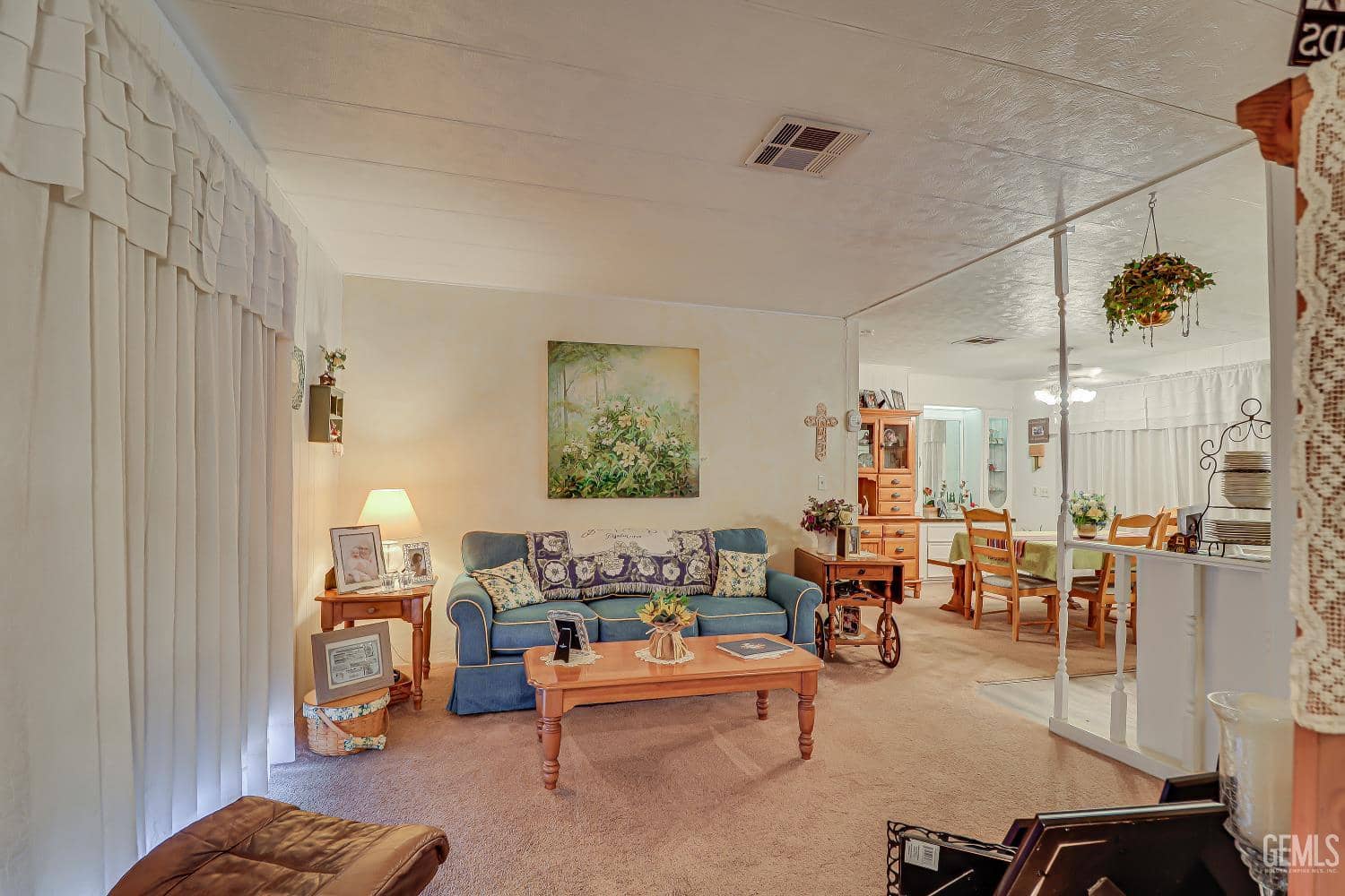 400 E Roberts Lane — photo 3