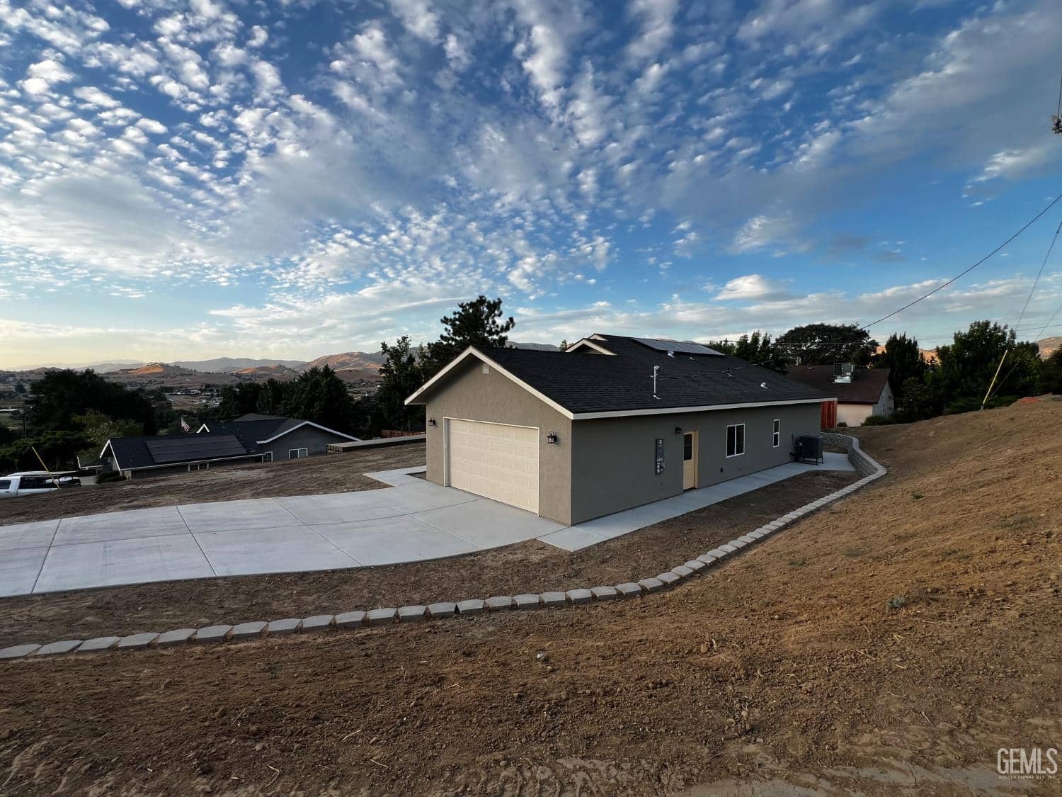 22330 Fontana Street — photo 2