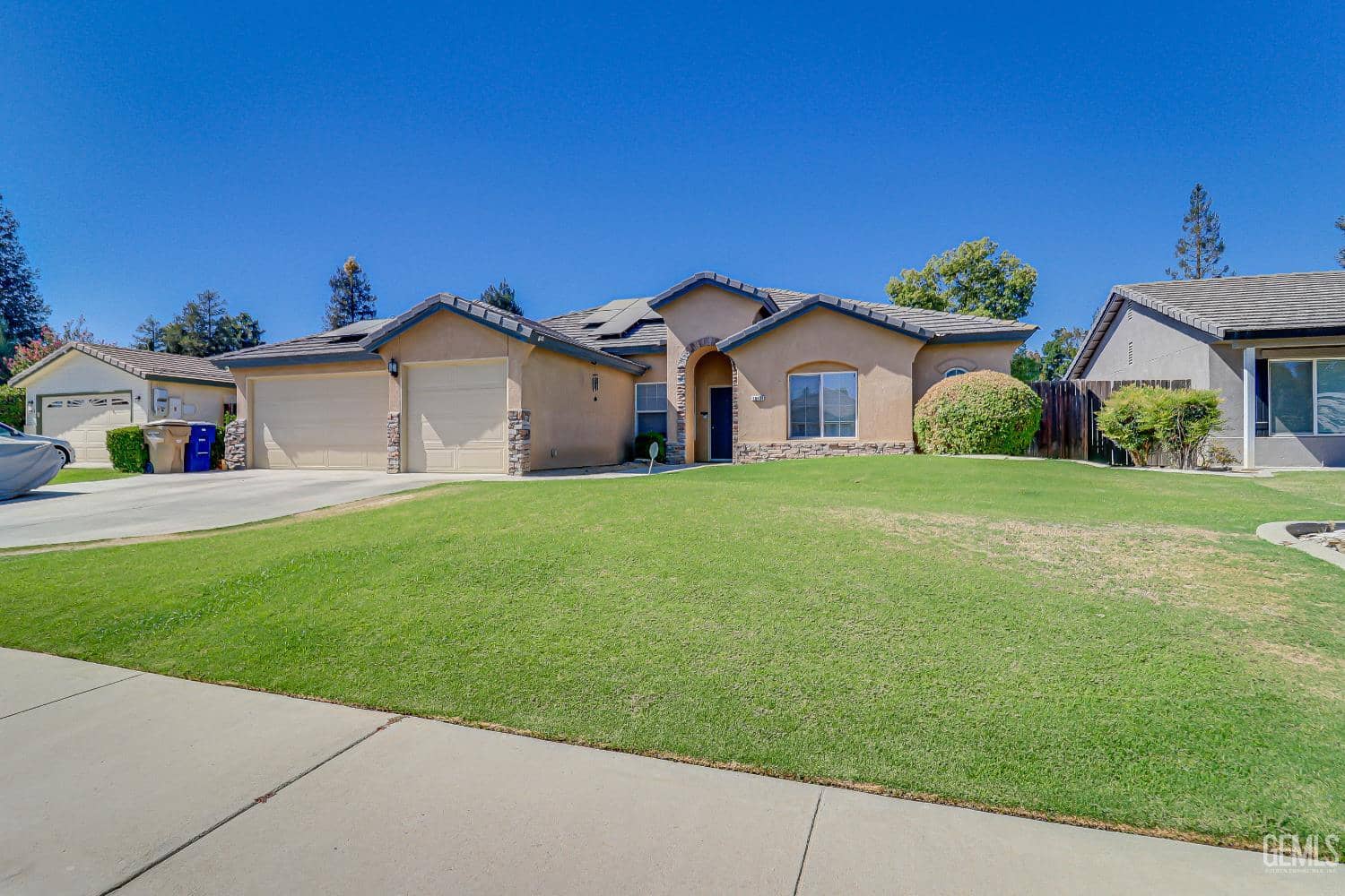 10106 Salerosa Court — photo 2
