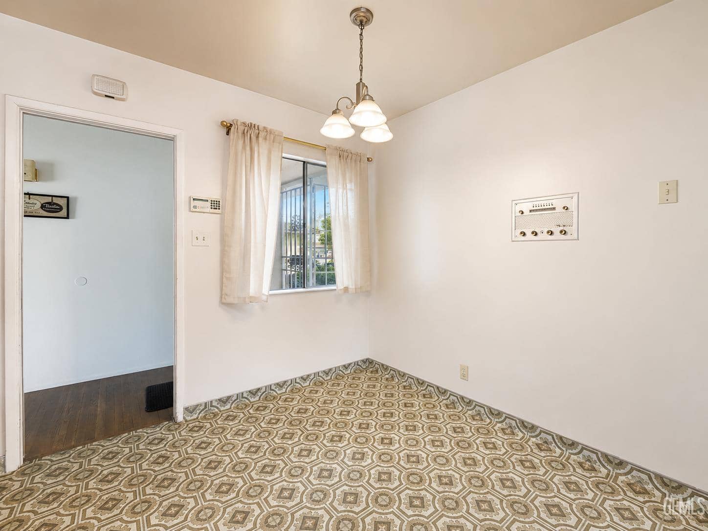 2313 S Woolard Drive — photo 5