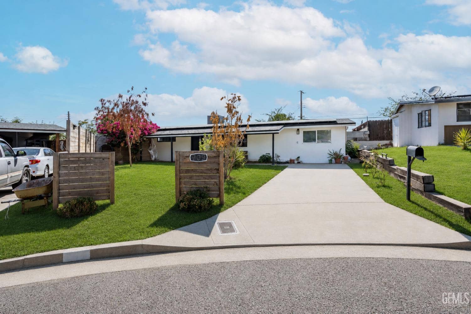 909 Oberlin Court