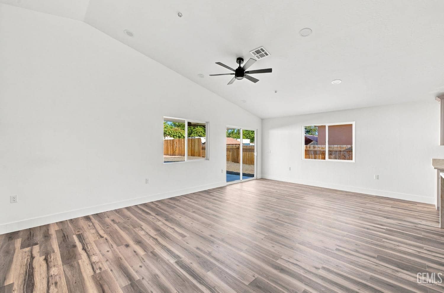 2109 Mahoney Street — photo 6