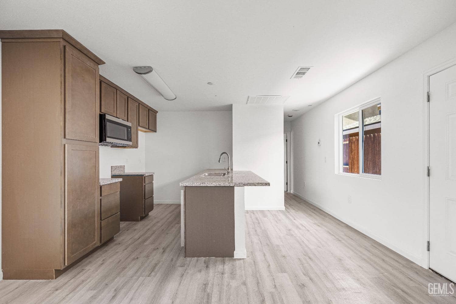 1417 Oregon Street — photo 5