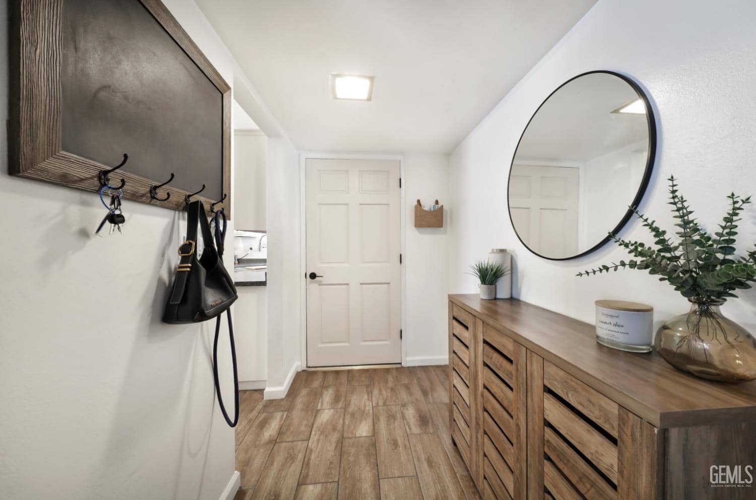 3717 Valley Springs Avenue — photo 3