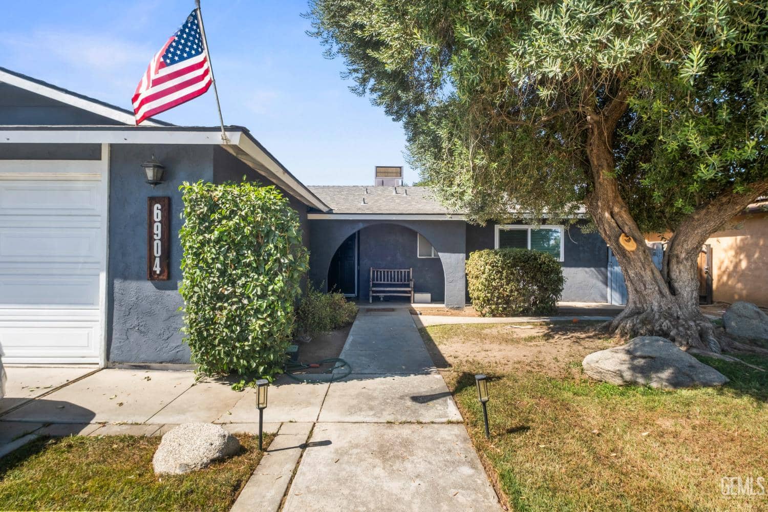 6904 Cedarcrest Avenue — photo 4