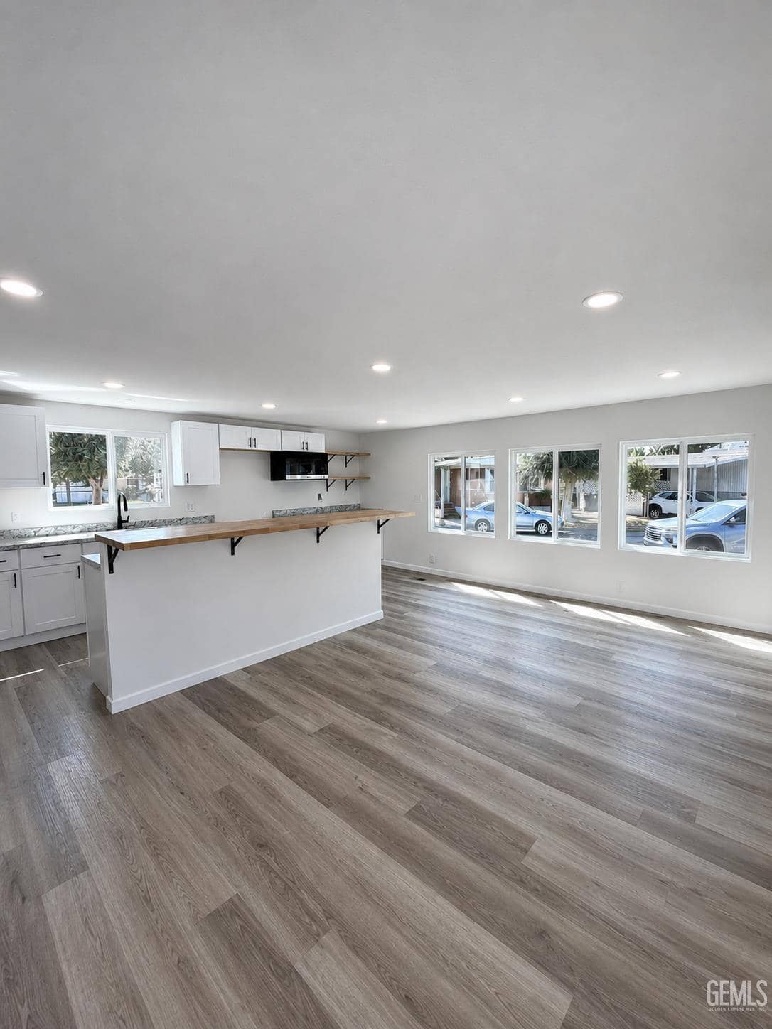 3460 Michelaine Avenue — photo 3
