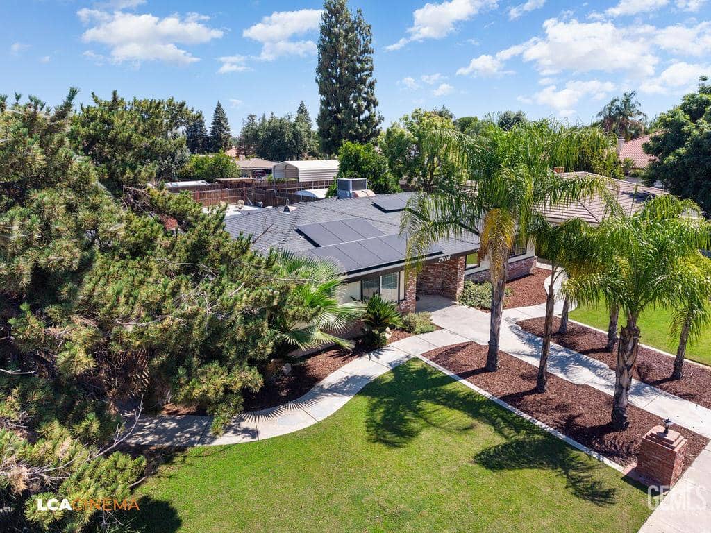 7916 Olive Drive — photo 4