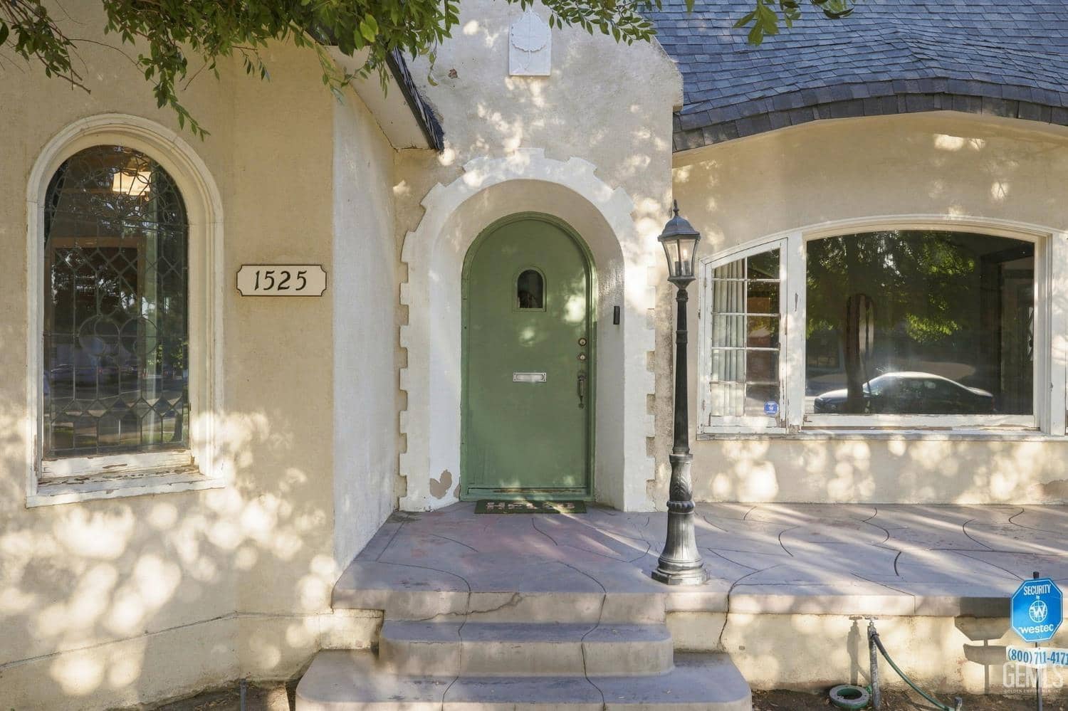 1525 Alta Vista Drive — photo 3