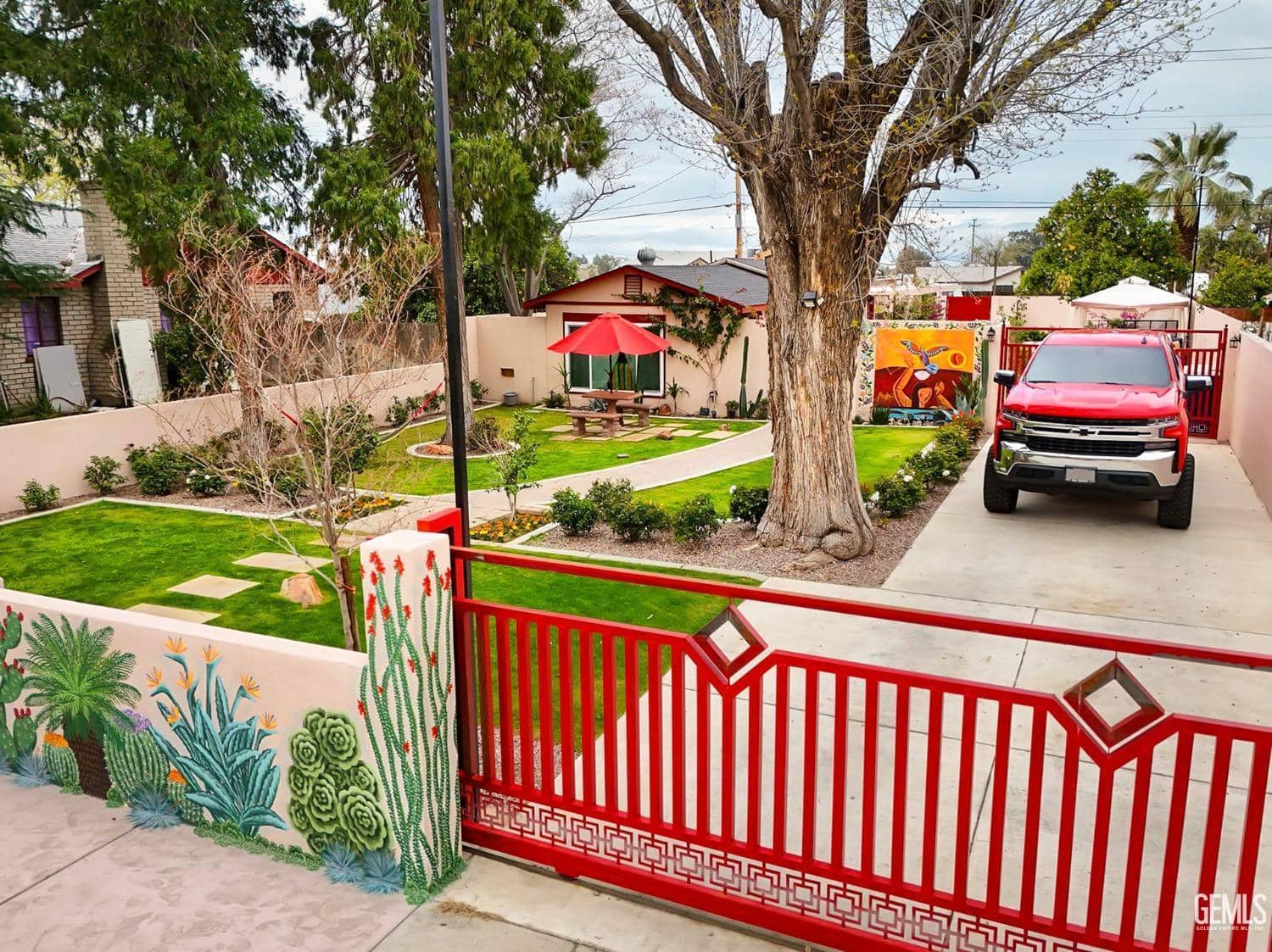1402 Castaic Avenue — photo 2