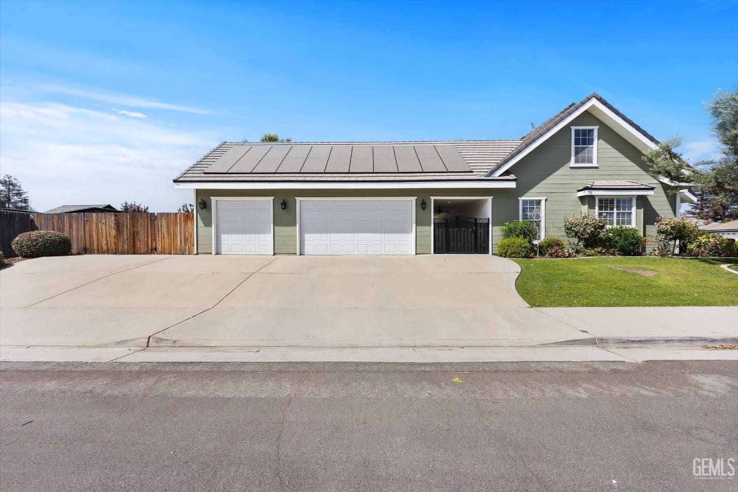 15909 Clarisse Street — photo 4