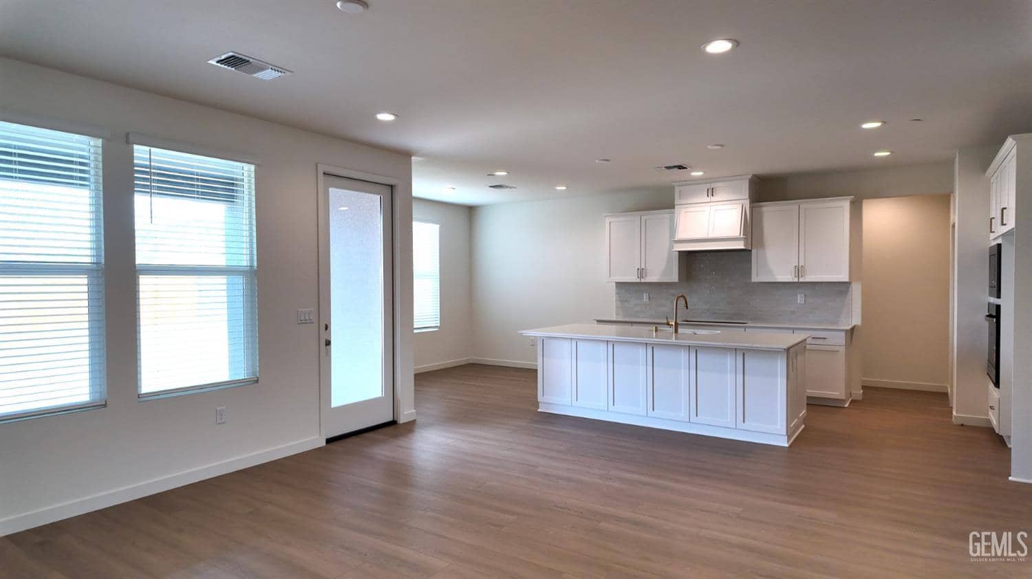 506 Levine Drive — photo 2