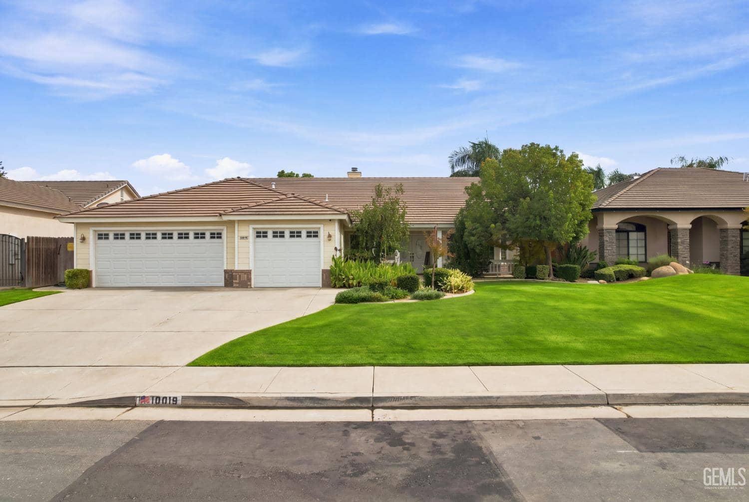 10019 Laurel Park Avenue
