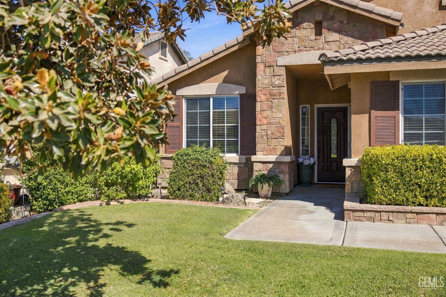 5116 Silver Clover Avenue — photo 3