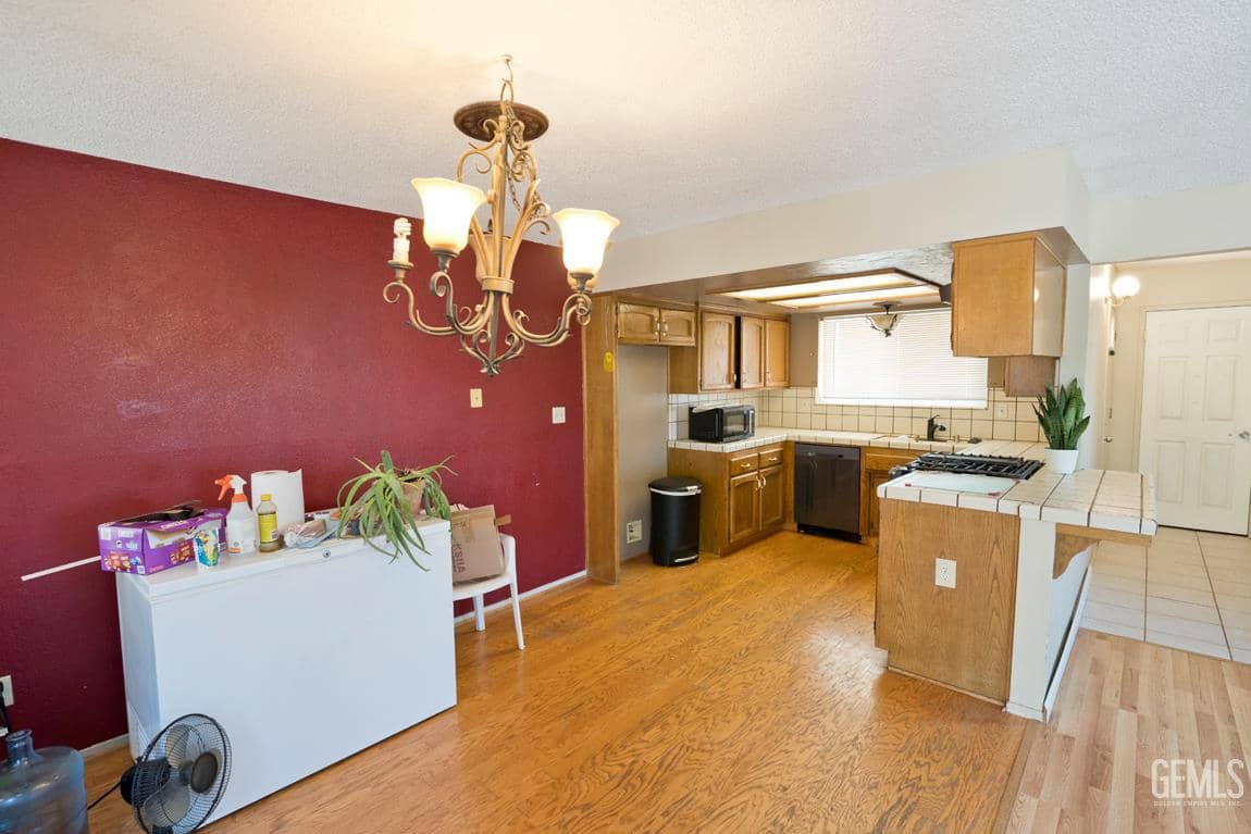 21540 Westwood Boulevard — photo 4