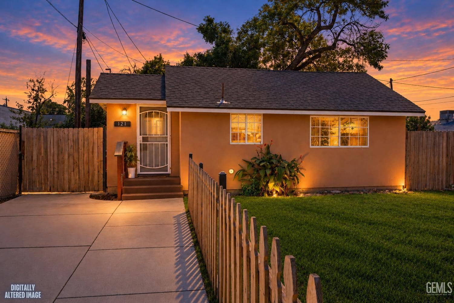 121 Roberts Lane