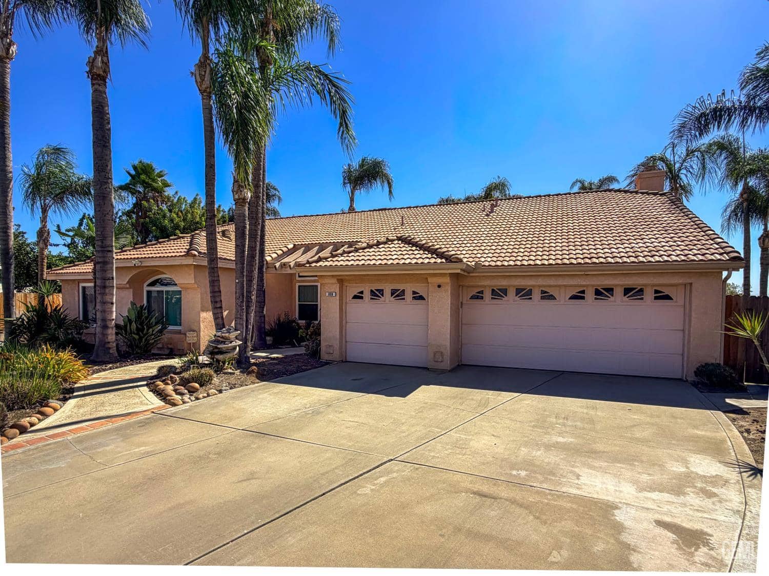 808 Quintana Drive — photo 3