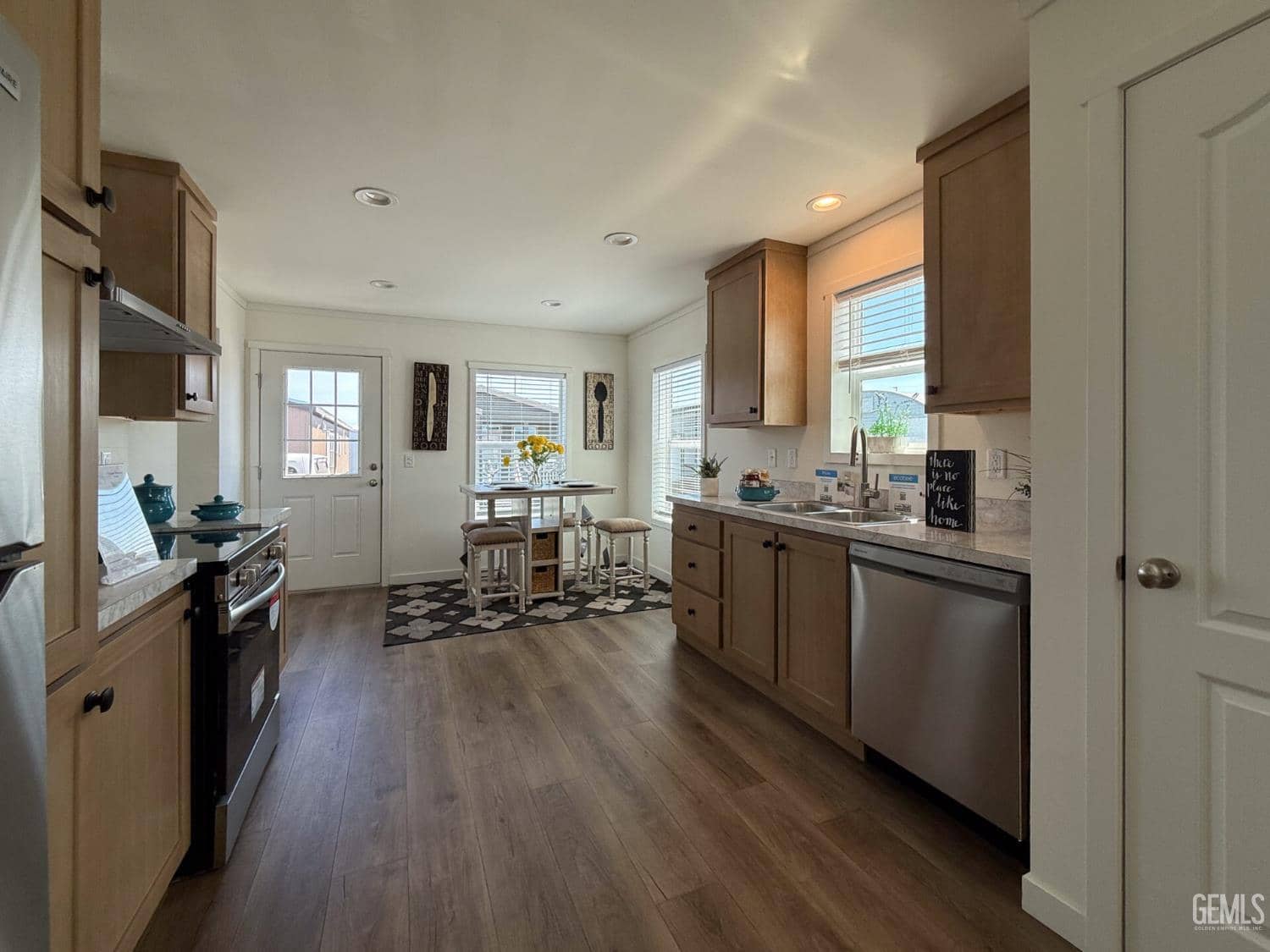 207 W Moneta Avenue — photo 4