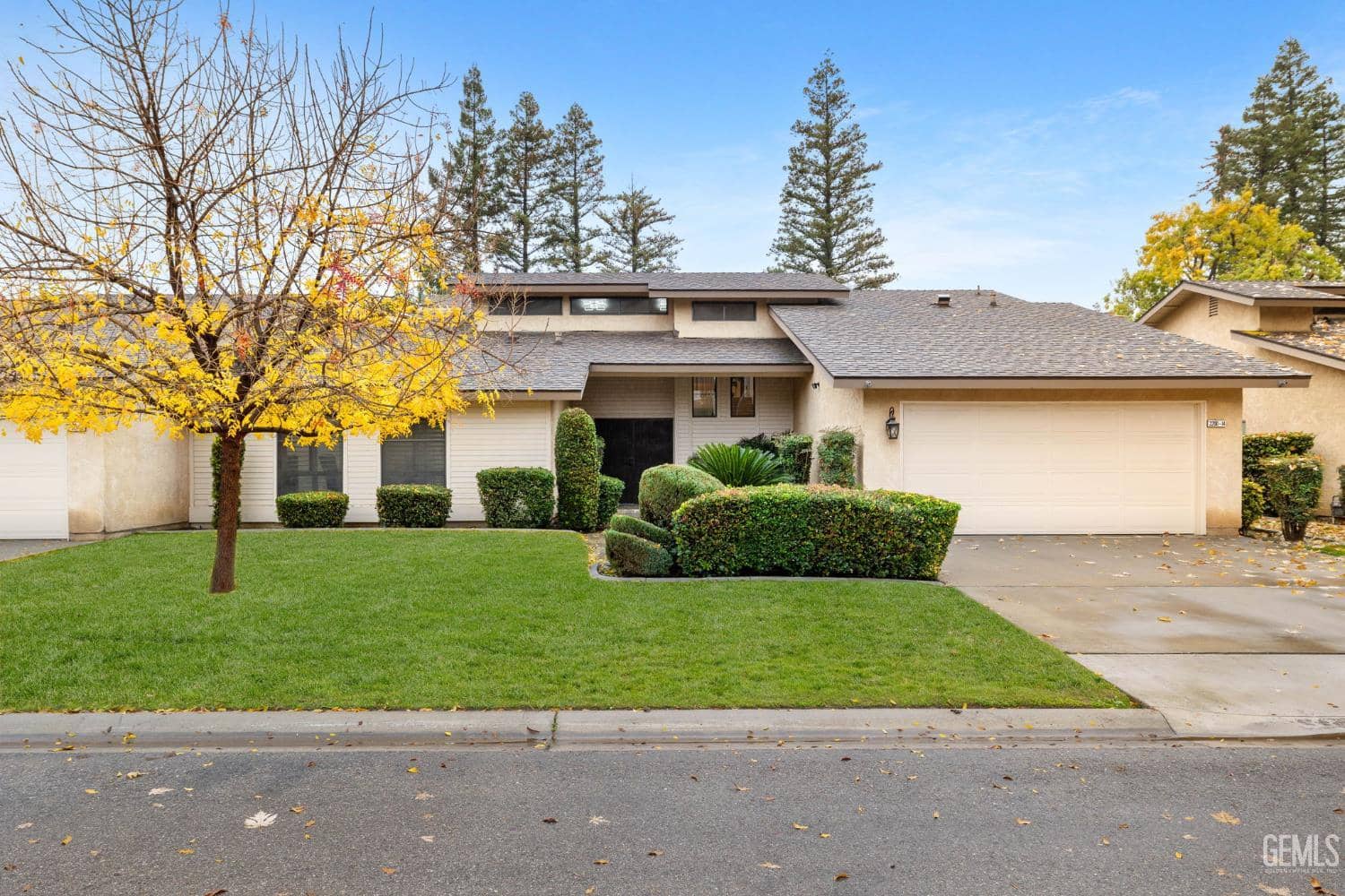 2200 El Portal Drive