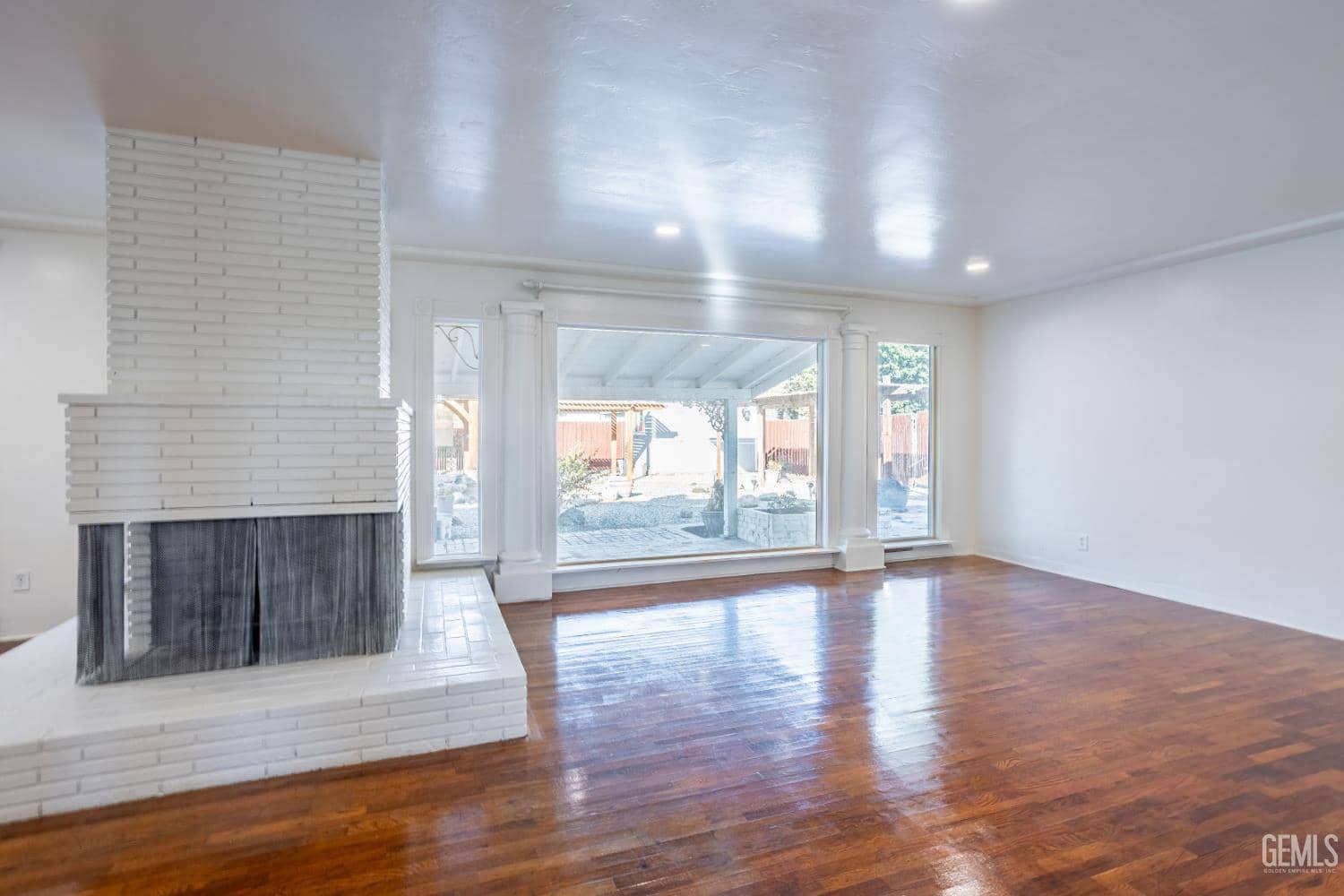9405 Marvin Street — photo 3