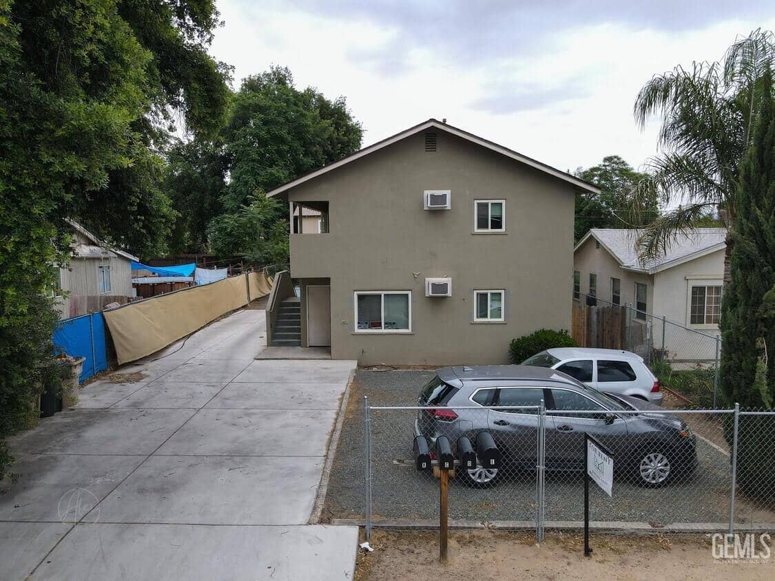 2207 River Boulevard